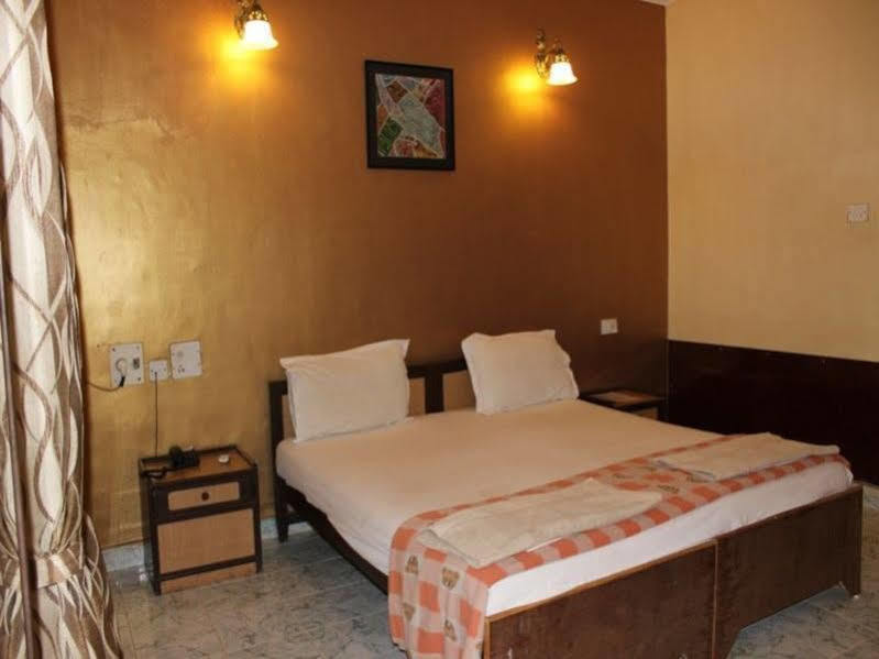 Dona Julia Beach Resort Calangute Exterior photo