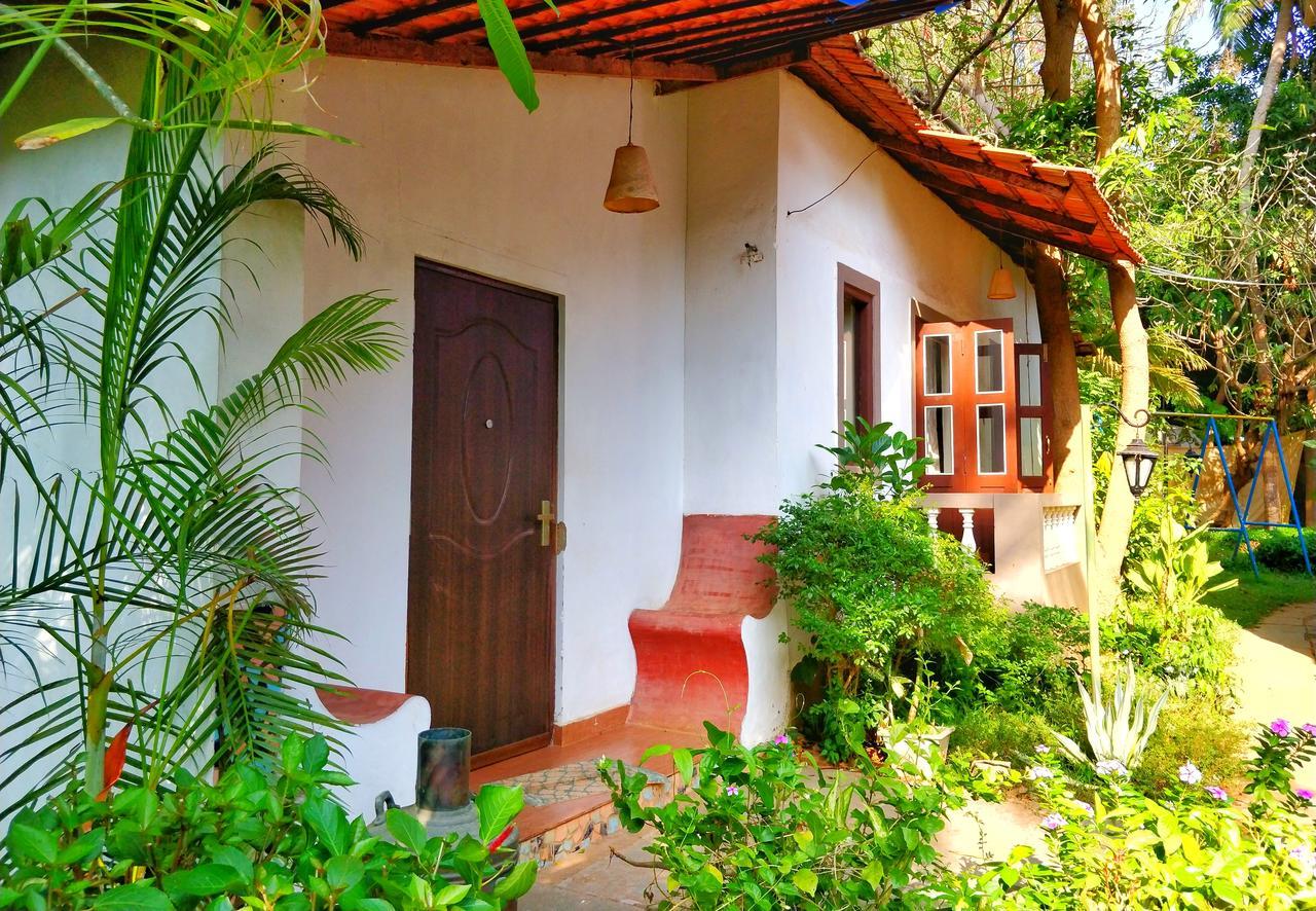 Dona Julia Beach Resort Calangute Exterior photo