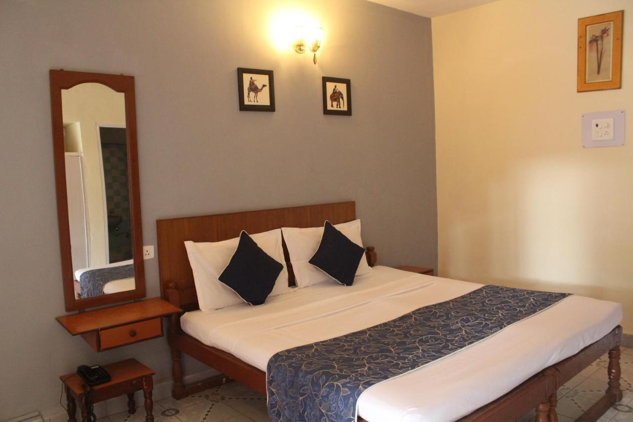 Dona Julia Beach Resort Calangute Exterior photo