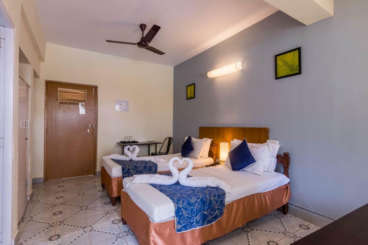 Dona Julia Beach Resort Calangute Exterior photo