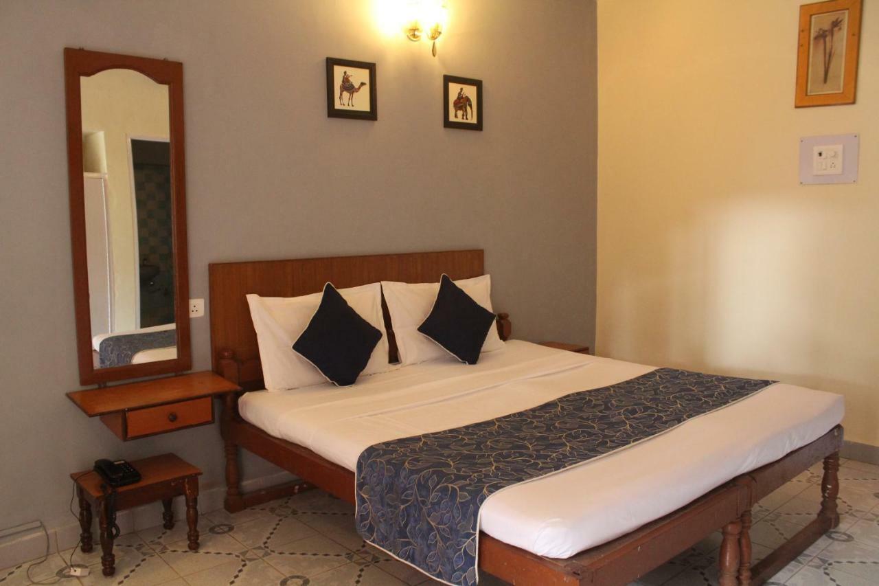 Dona Julia Beach Resort Calangute Exterior photo